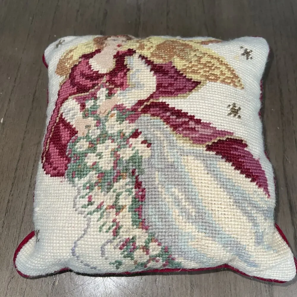 100 % wool Vintage Christmas Angel Cross-Stitch Throw Pillow 9X9